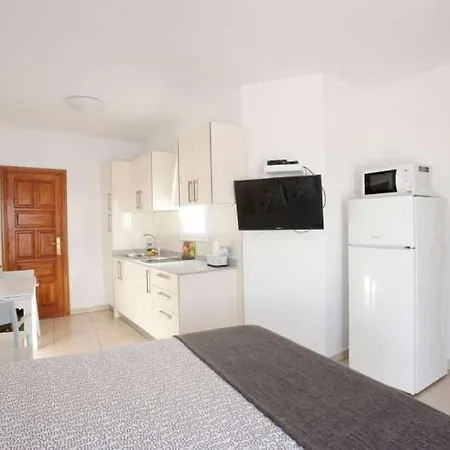 San Cristobal De La Laguna Sleeps 2 Wifi Daire *